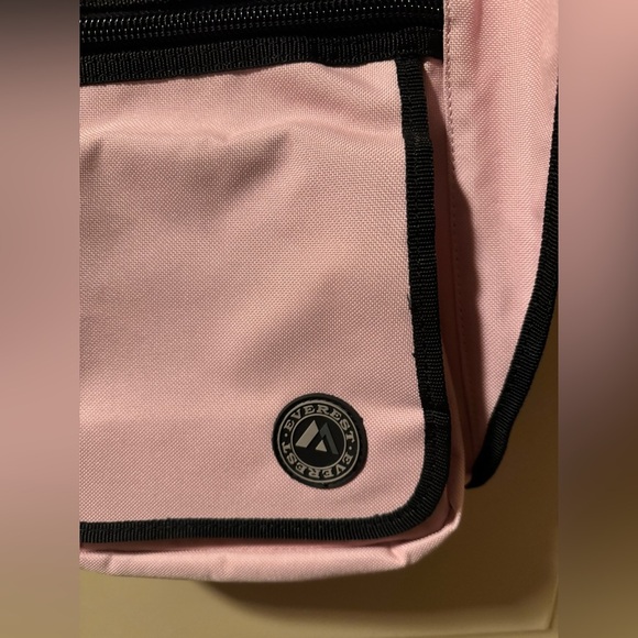 Everest Messenger Bag Medium Pink - Picture 14 of 16
